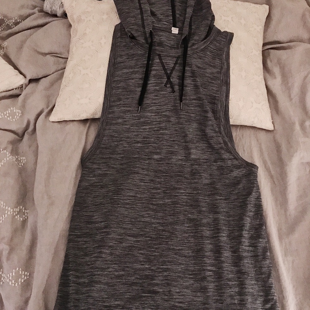 Under-armour long shirt size medium
